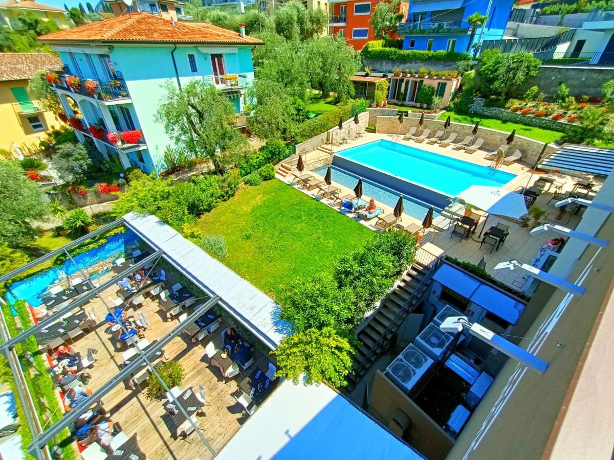 Hotel Antonella 3*