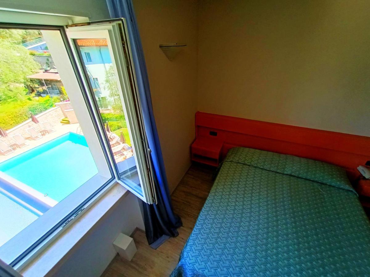 Hotel Antonella 3*