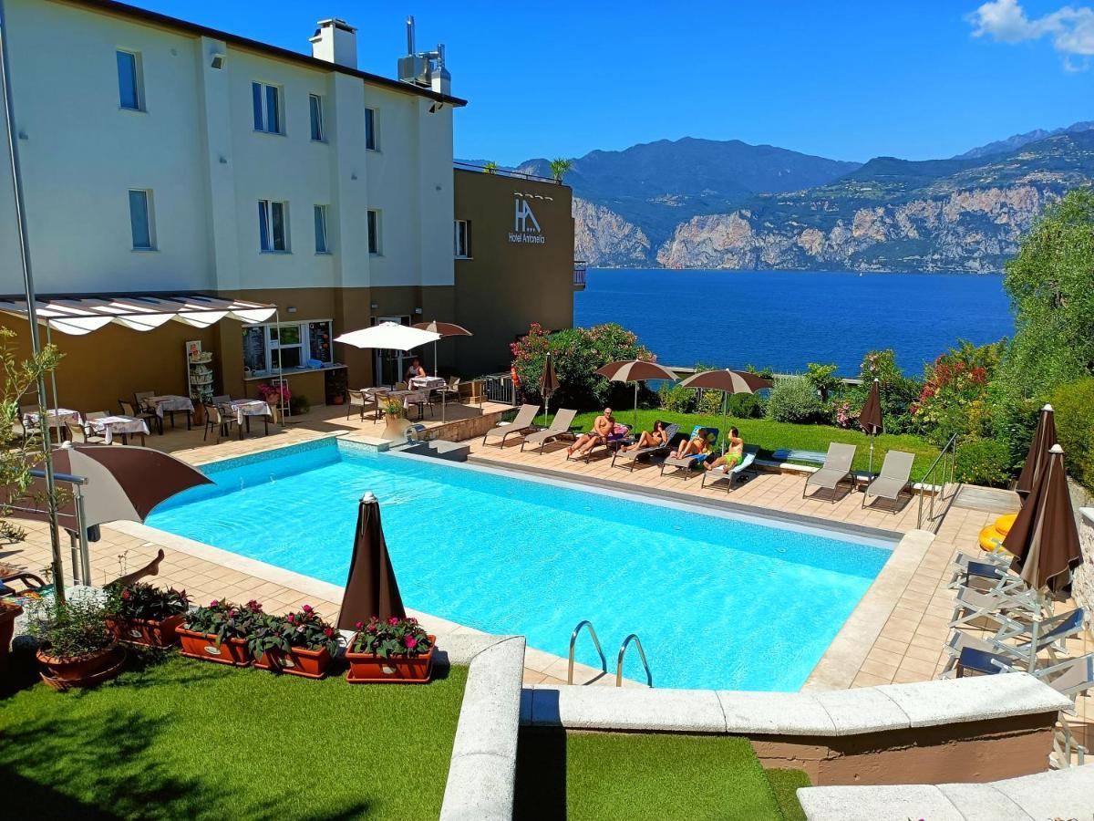 Hotel Antonella 3*